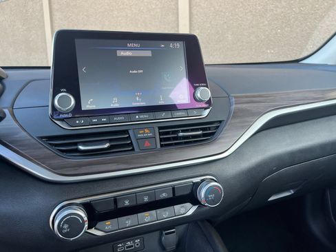 Used 2025 Nissan Altima 2.5 SV FWD image 20