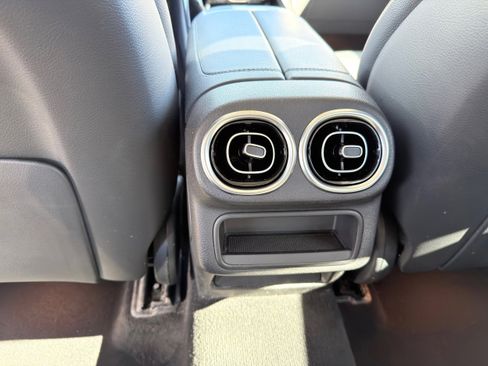 Used 2024 Mercedes-Benz GLC 300 w/ Winter Package image 22