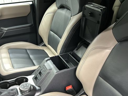 Used 2024 Ford Bronco Wildtrak image 28