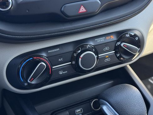 Used 2022 Kia Soul LX image 29