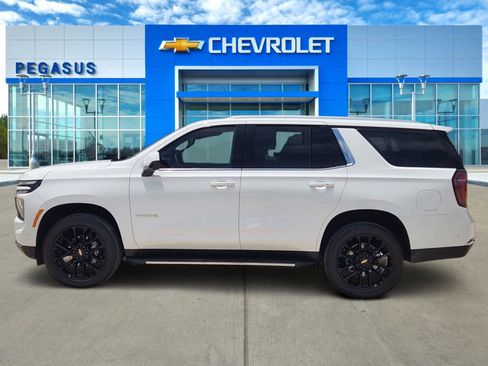 Used 2025 Chevrolet Tahoe LS RWD image 3