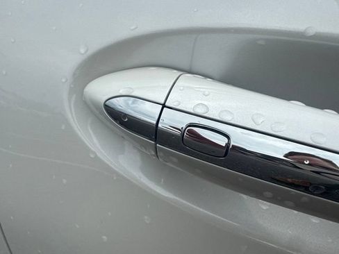 Used 2023 Buick Envision Avenir AWD/4WD image 13