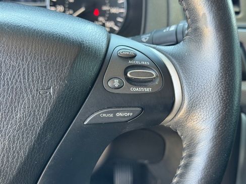 Used 2020 Nissan Pathfinder SL image 27