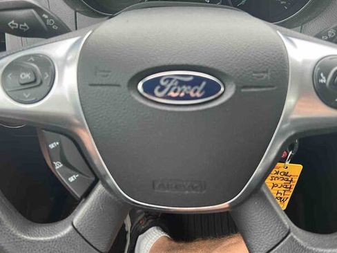 Used 2014 Ford Focus SE w/ SE Winter Package FWD image 21