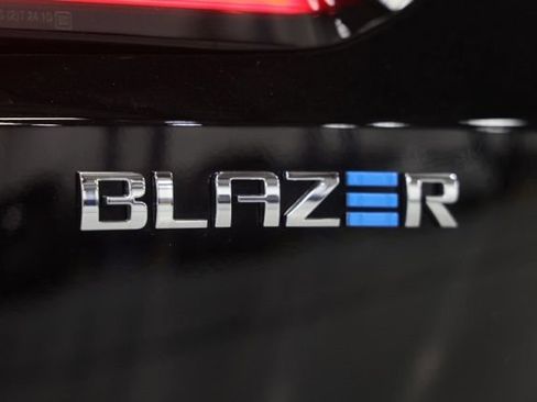Used 2024 Chevrolet Blazer EV LT AWD/4WD image 14
