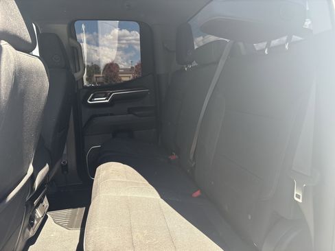 Used 2024 GMC Sierra 1500 SLE image 15