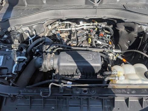 Used 2023 Ford Explorer XLT w/ Equipment Group 202A image 8