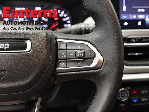 Used 2025 Jeep Compass Limited AWD/4WD image 16