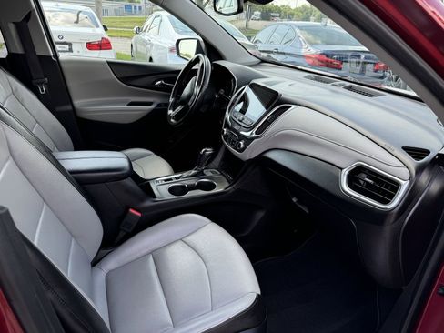 Used 2019 Chevrolet Equinox Premier image 12