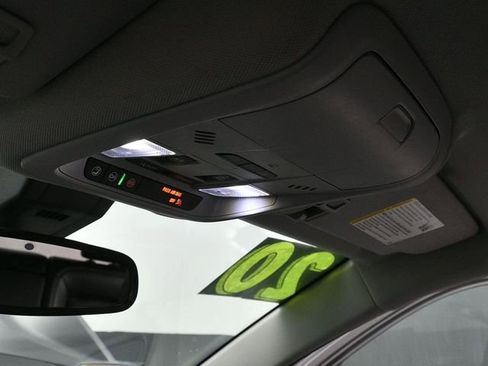 Used 2020 Chevrolet Equinox Premier image 21