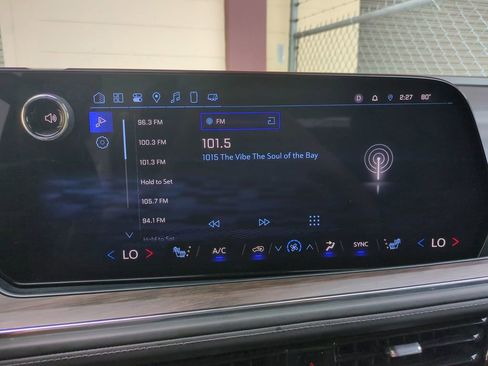 Used 2025 Chevrolet Suburban Z71 image 22