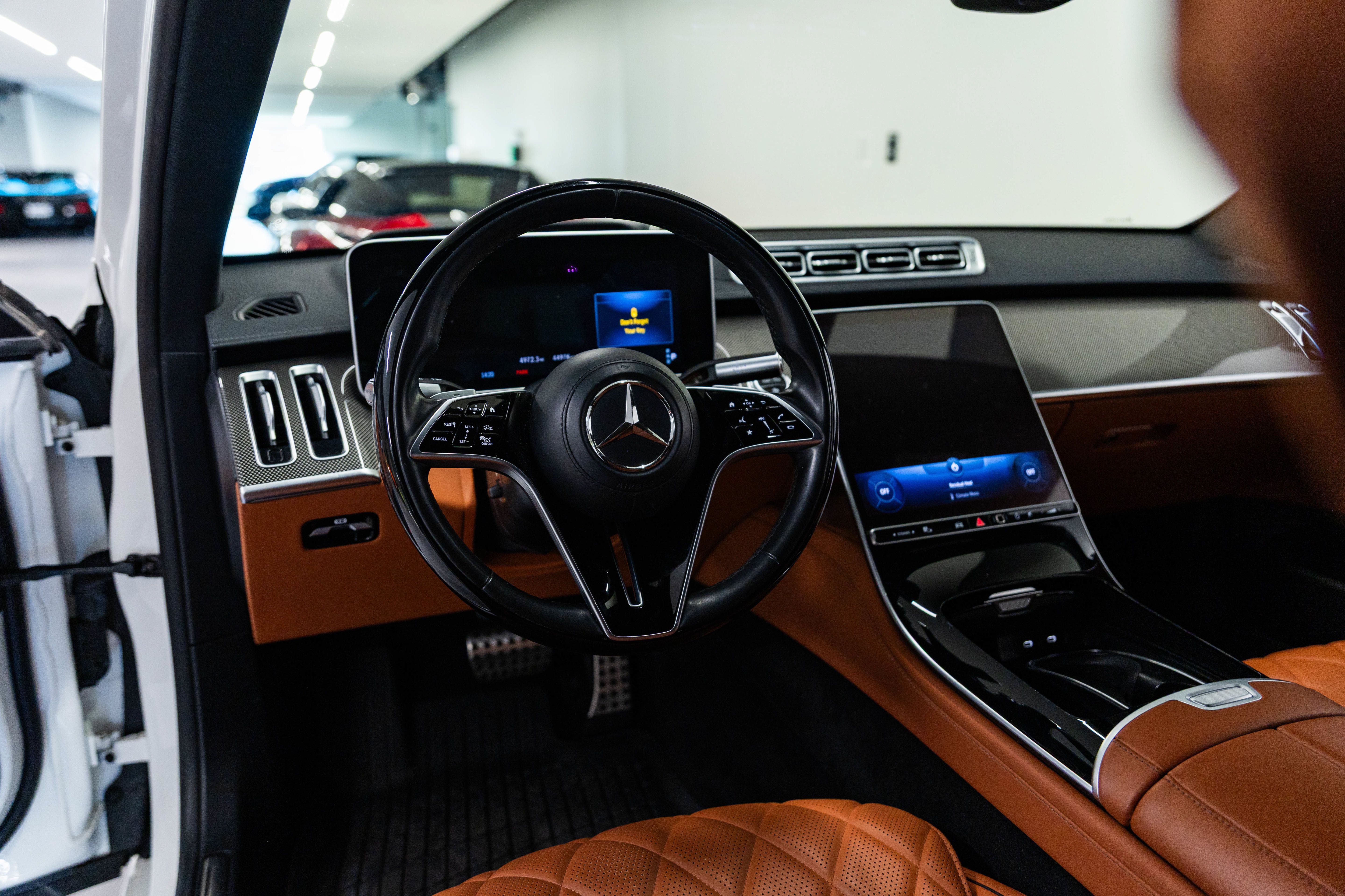 Used 2022 Mercedes-Benz S 580 4MATIC Sedan image 3