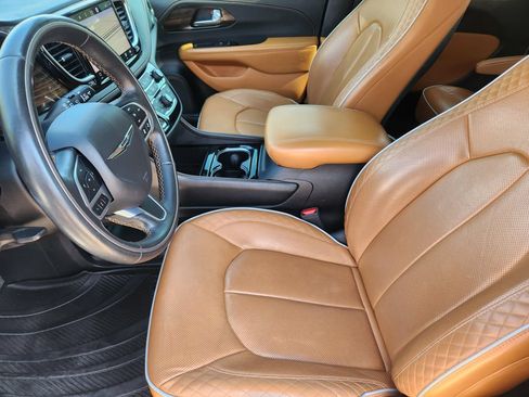 Used 2021 Chrysler Pacifica Pinnacle AWD/4WD image 19