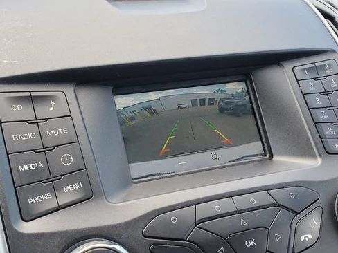 Used 2016 Ford Edge SE FWD image 12