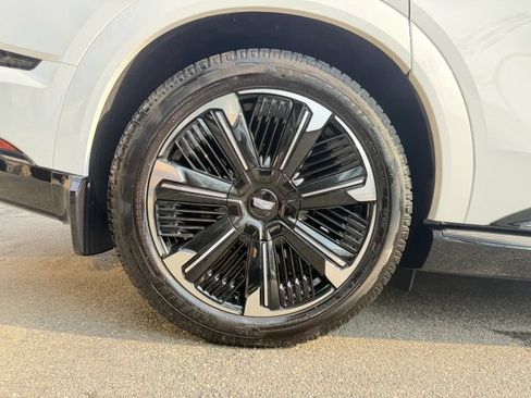 Used 2025 Cadillac Escalade IQ Sport 2 AWD/4WD image 42