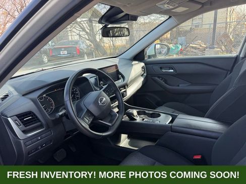 Used 2025 Nissan Rogue SV image 8