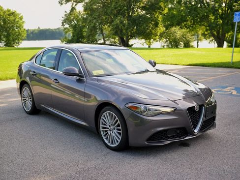 Used 2018 Alfa Romeo Giulia Ti w/ Quick Order Package 22X Lusso AWD/4WD image 50