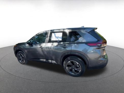 Used 2025 Nissan Rogue SV FWD image 10
