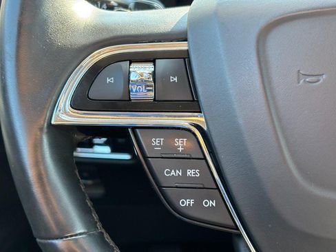 Used 2021 Lincoln Nautilus Reserve AWD/4WD image 17