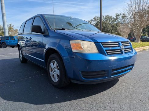 Used 2010 Dodge Grand Caravan Hero w/ Popular Equipment Group image 3