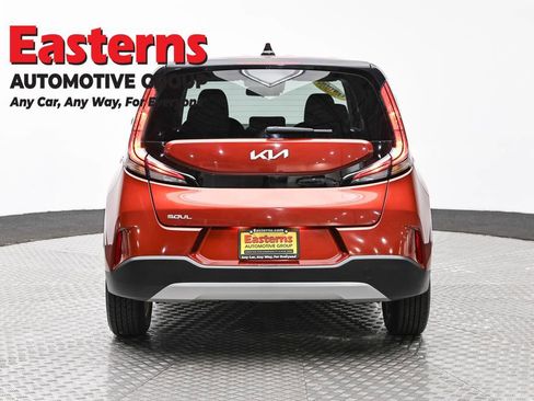 Used 2023 Kia Soul LX w/ Option Group 015 FWD image 6