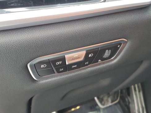 Used 2022 BMW X7 M50i image 11