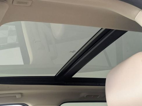 Used 2024 Ford Expedition Limited image 13