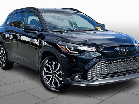 Used 2024 Toyota Corolla Cross SE image 2