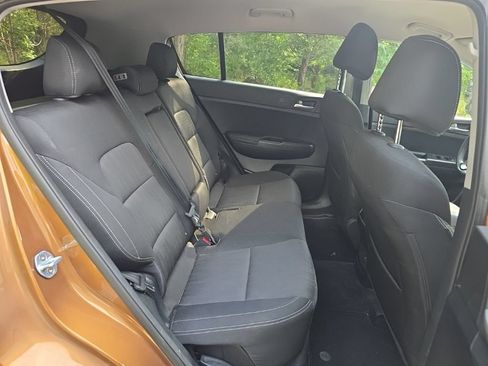 Used 2017 Kia Sportage LX AWD/4WD image 16