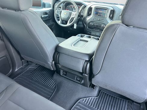 Used 2022 Chevrolet Silverado 2500 Custom w/ Custom Value Package AWD/4WD image 18