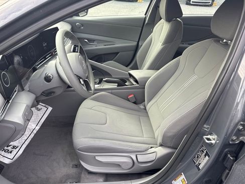 Used 2024 Hyundai Elantra SEL image 11