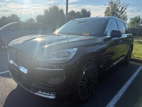 Used 2023 Lincoln Aviator Black Label w/ Dynamic Handling Package AWD/4WD image 2