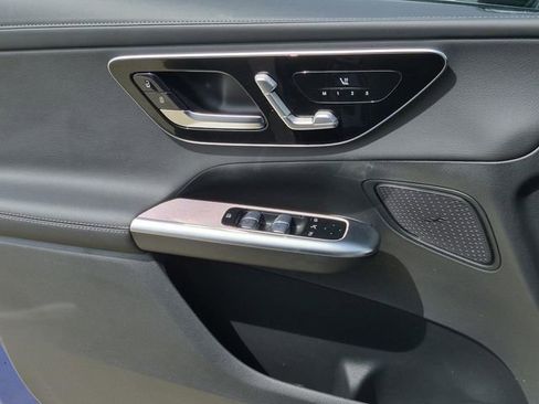 Certified 2025 Mercedes-Benz GLC 300 image 17