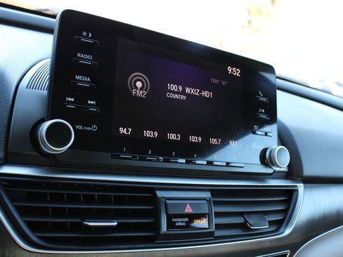 Used 2019 Honda Accord LX image 26