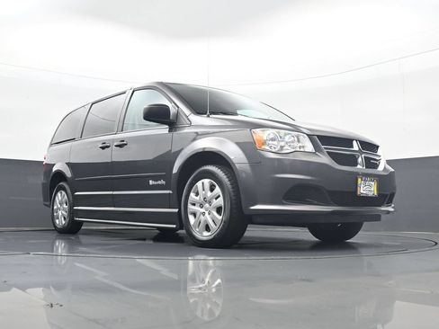 Used 2016 Dodge Grand Caravan SE w/ Quick Order Package 29E SE FWD image 25