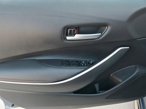 Used 2025 Toyota Corolla SE w/ SE Premium Package image 32