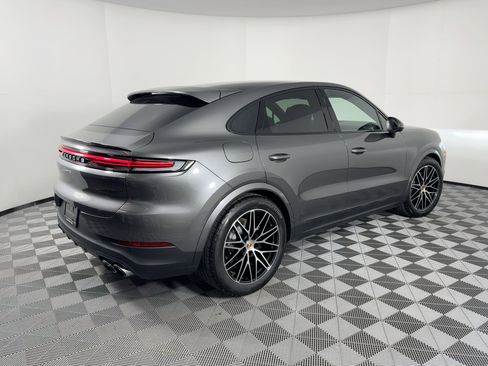 Used 2026 Porsche Cayenne Coupe image 9