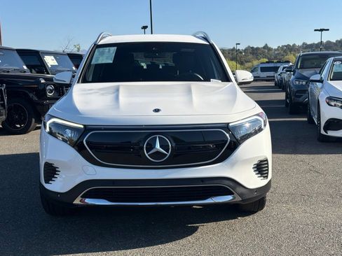 Used 2023 Mercedes-Benz EQB 300 4MATIC image 3