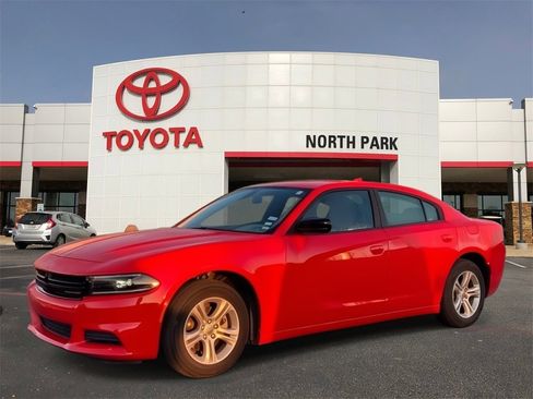Used 2023 Dodge Charger SXT image 1