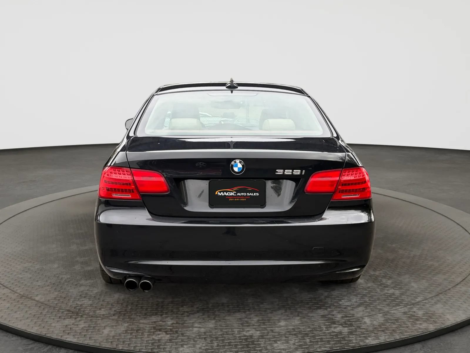 Used 2013 BMW 328i xDrive Coupe AWD/4WD image 9