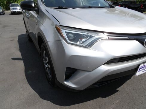 Used 2016 Toyota RAV4 LE FWD image 10