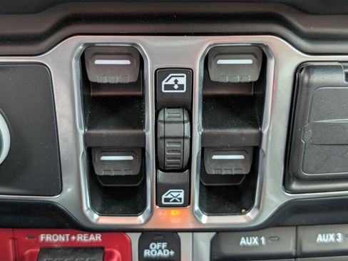 Used 2024 Jeep Gladiator Rubicon AWD/4WD image 20