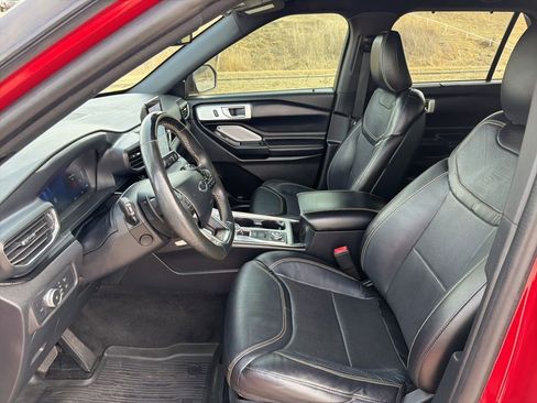 Used 2020 Ford Explorer ST w/ Premium Technology Package image 19