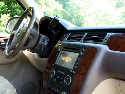 Used 2012 Chevrolet Tahoe LTZ image 20