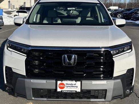 New 2026 Honda Pilot Touring image 8