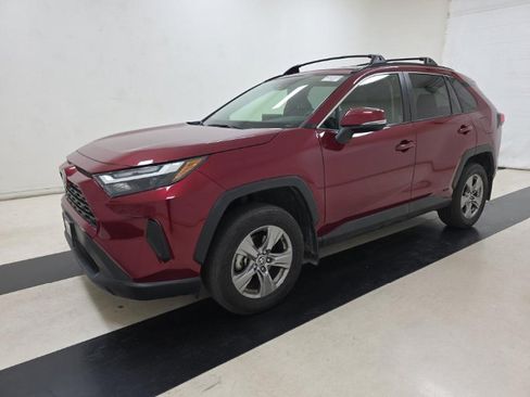Used 2024 Toyota RAV4 LE AWD/4WD image 6