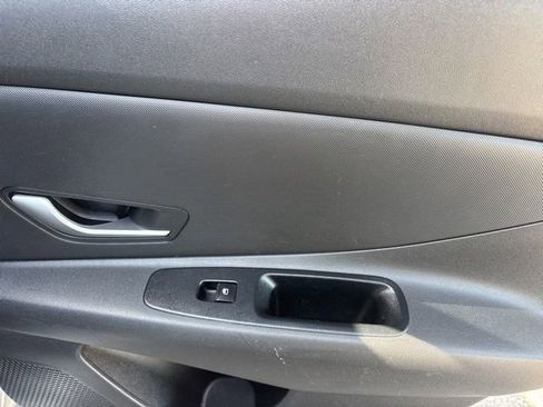 Used 2021 Hyundai Elantra SE FWD image 31