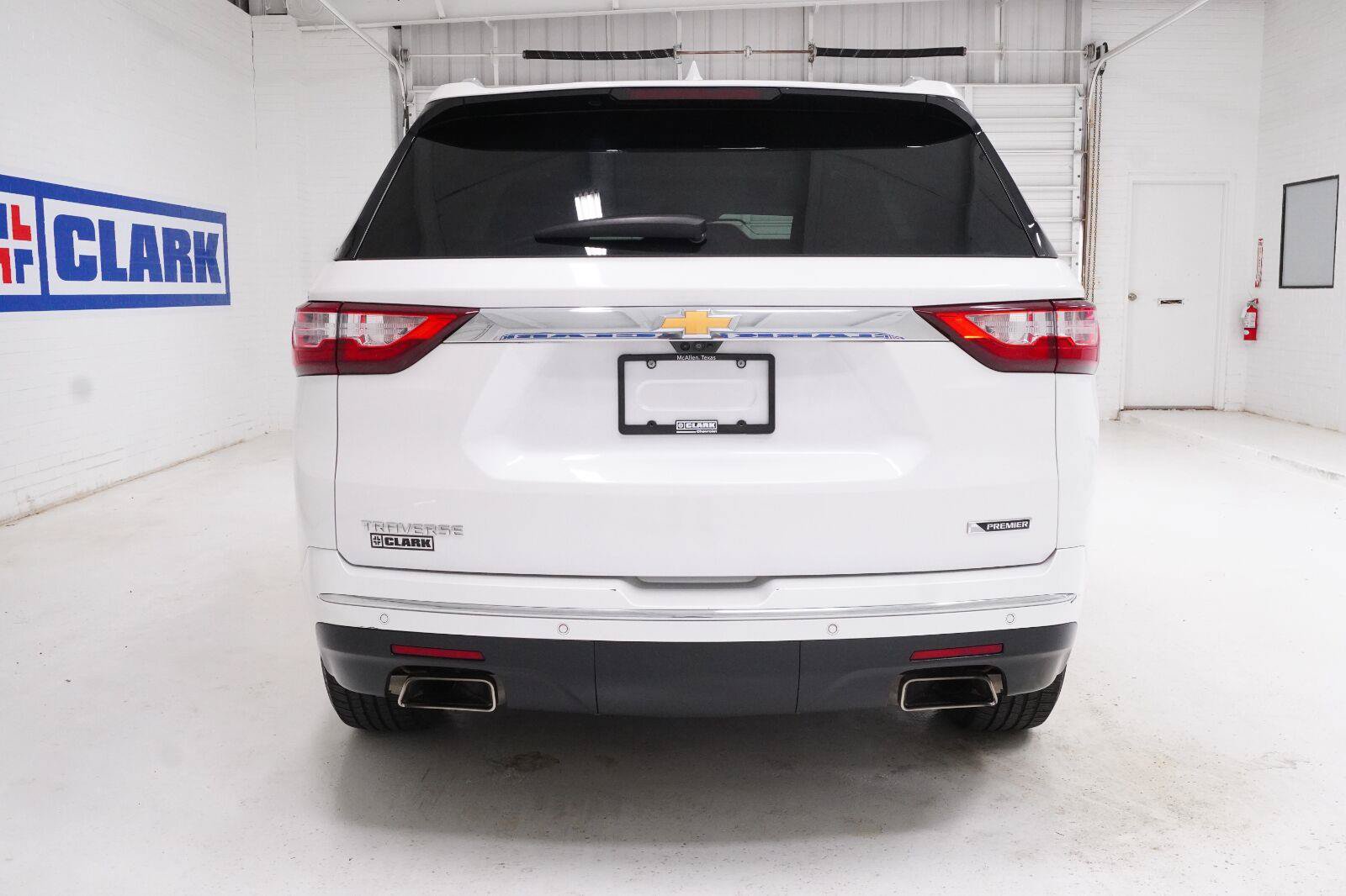 Used 2018 Chevrolet Traverse Premier w/ Driver Confidence II Package FWD image 36