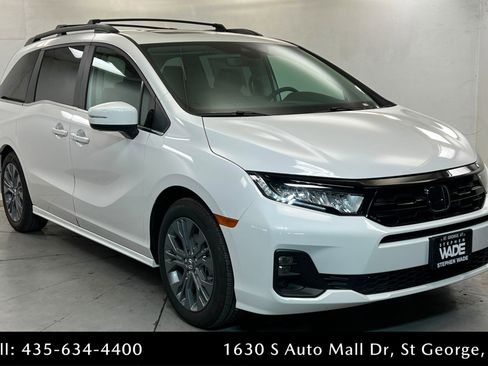New 2026 Honda Odyssey Touring image 7