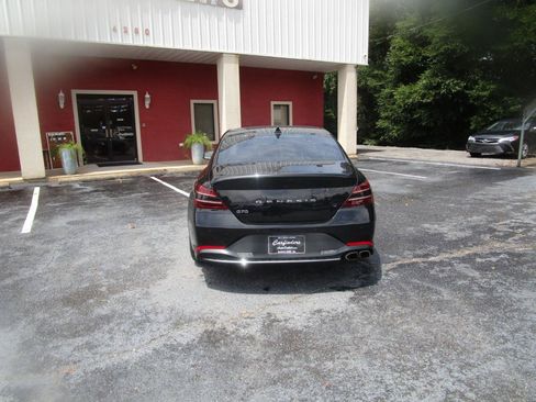 Used 2022 Genesis G70 2.0T w/ Prestige Package RWD image 3